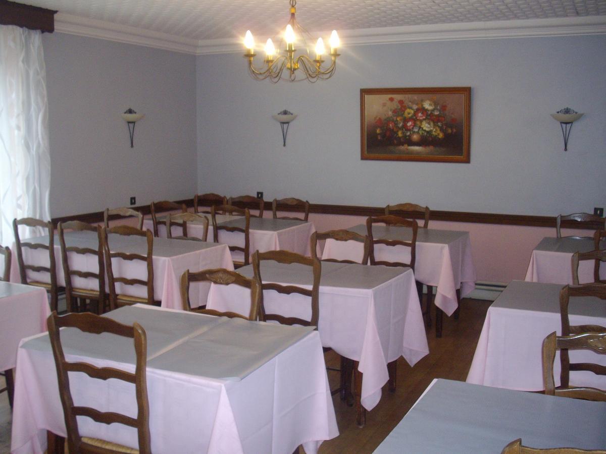 Hotel Restaurant Anglade Le Nayrac Екстер'єр фото